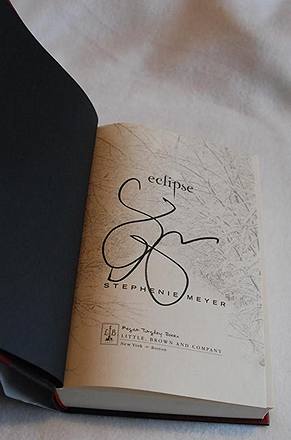 Signature of Stephenie Meyer